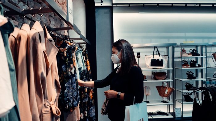 Online Fashion Retailers: Reshaping How the World Buys Clothes